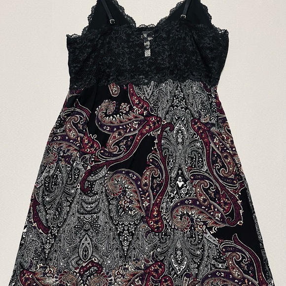 Soma Intimates Black and Burgundy Lace Nightgown with Paisley Design, XL - Picture 3 of 5